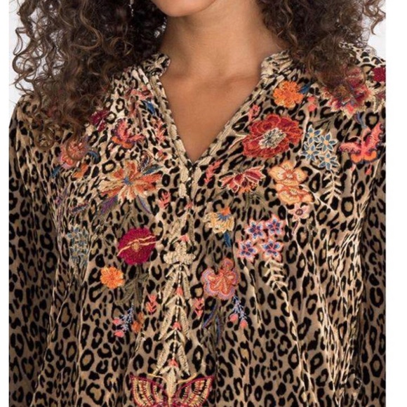 Johnny Was Taline V neck velvet embroidered top - Picture 3 of 9